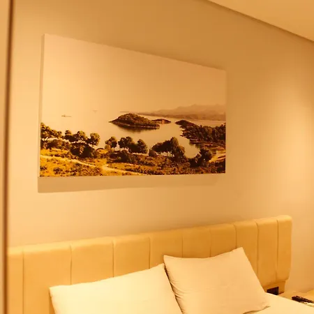 Bebi And ساراندا