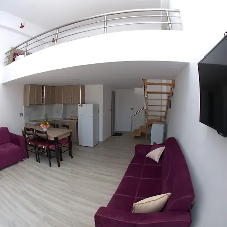 Bebi And 4* Sarandë