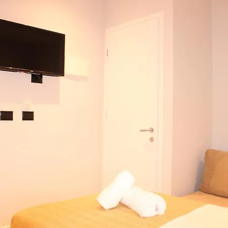 Bebi And Hotel Sarandë