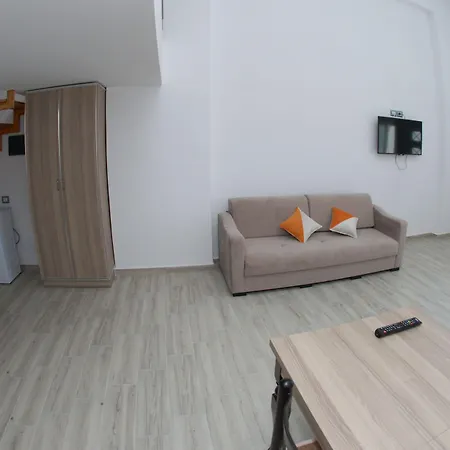 Bebi And Hotel Sarandë