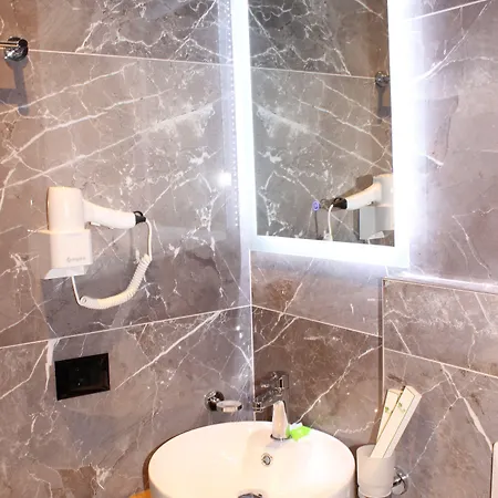 Hotel Bebi And 4*