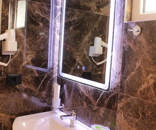 Bebi And Hotel Sarandë