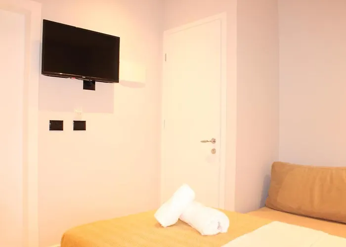 Bebi And Hotel Sarandë