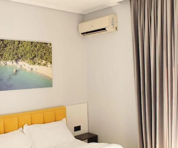 Bebi And 4* Sarandë