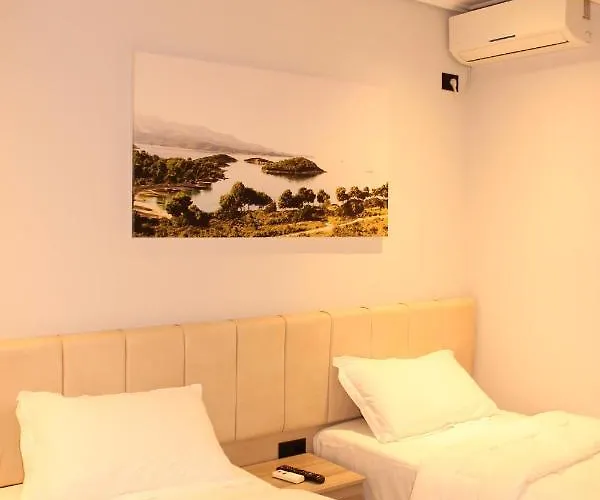 Hotel Bebi And Sarandë