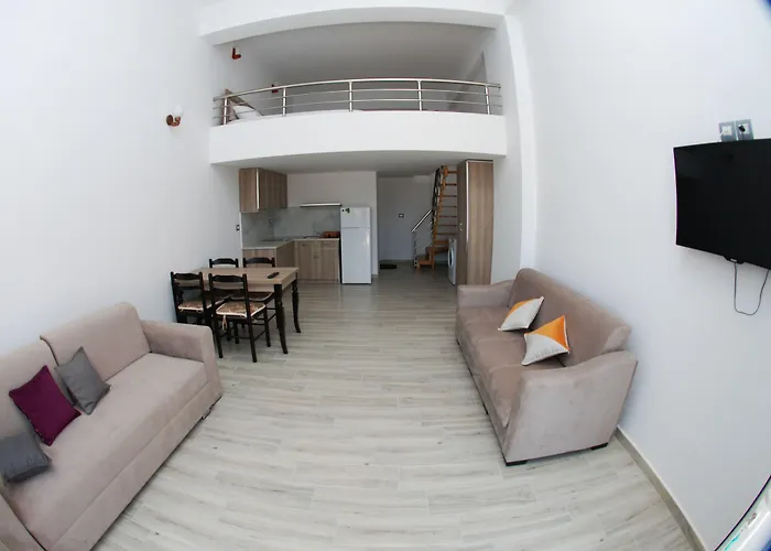 Bebi And 4* Sarandë