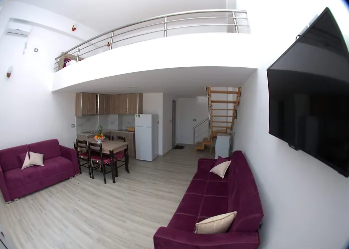 Bebi And 4* Sarandë