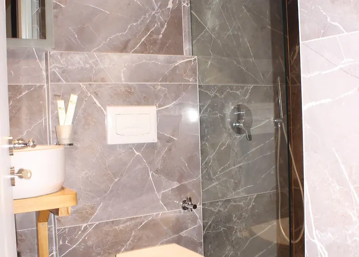 Bebi And 4* Sarandë