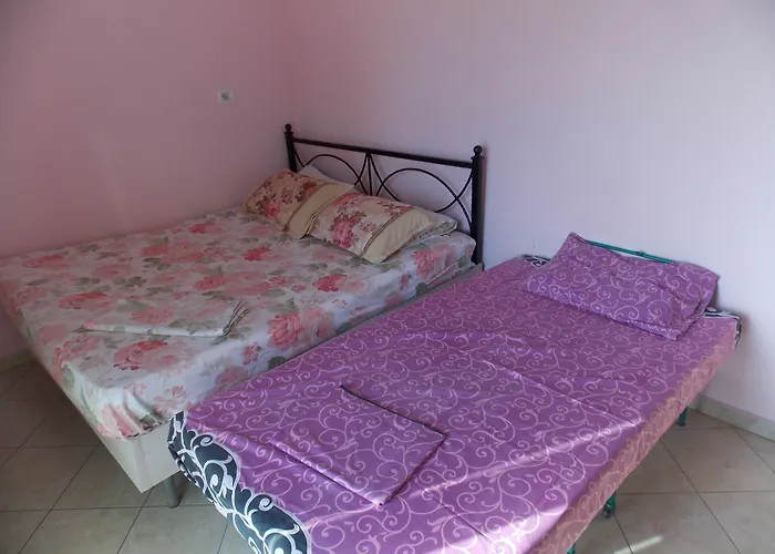 Bebi And Hotel Sarandë